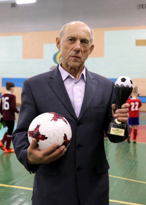 В Зельве прошел турнир по футболу в честь 70-летия выдающегося народного тренера Станислава Путреши