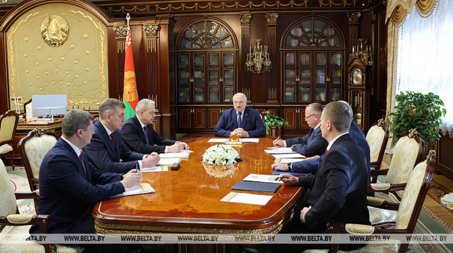 На нарадзе ў Лукашэнкі абмеркавалі эканомію бюджэтных сродкаў